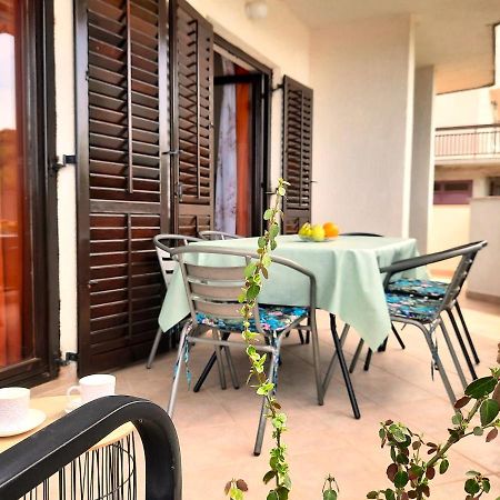 Lovely 3-Bedroom Apartment With Breathtaking View Dugi Rat Exterior photo