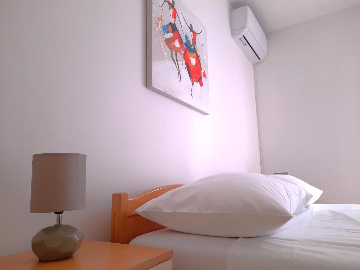 Lovely 3-Bedroom Apartment With Breathtaking View Dugi Rat Exterior photo